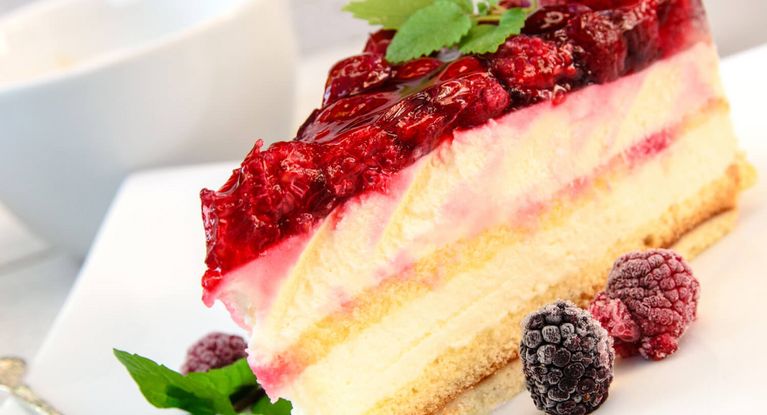 Himbeerkuchen und Tasse Kaffee
